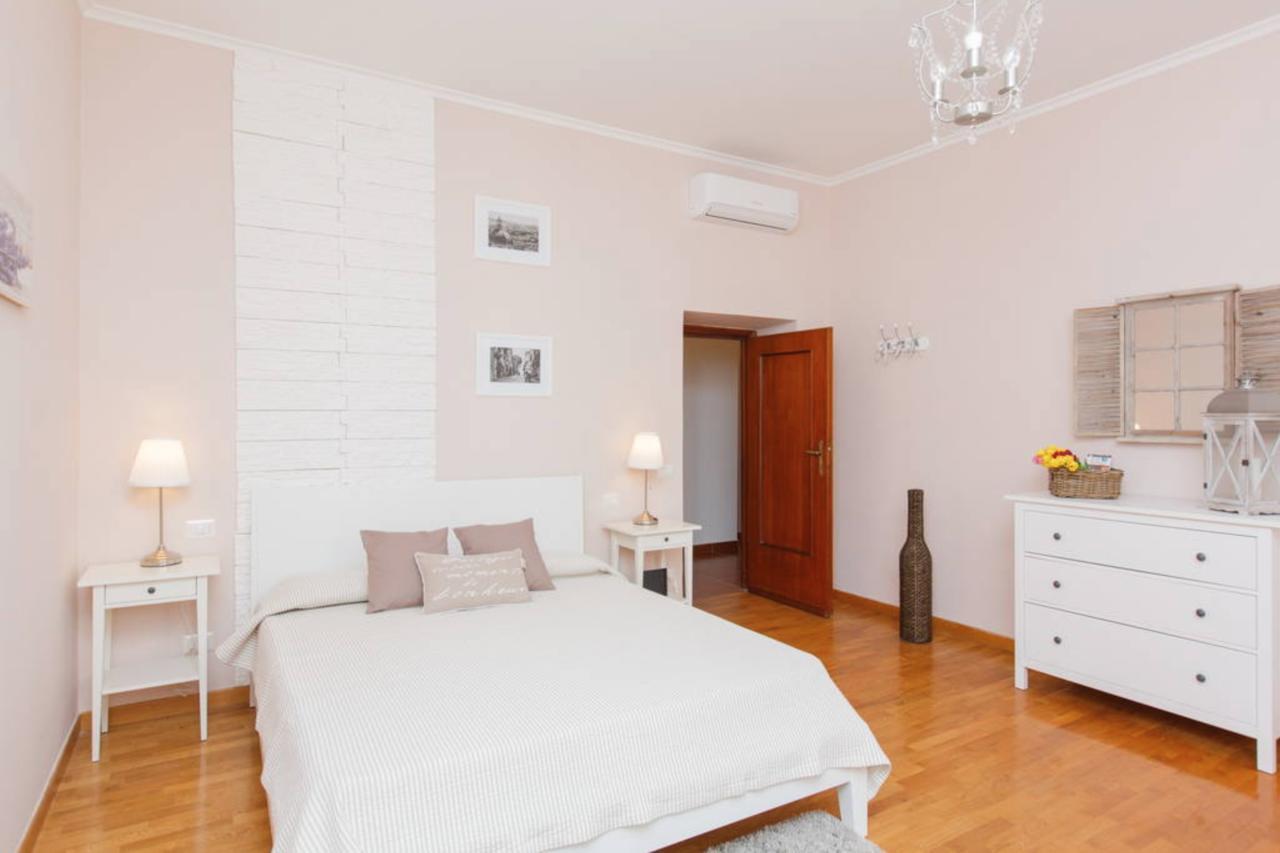 Апартаменты Florje House Рим Экстерьер фото